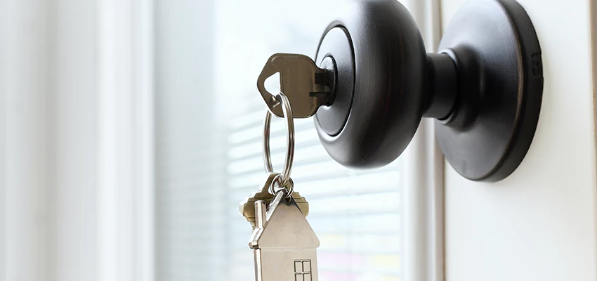 Bifold Door Knob Replacement in West Covina, California